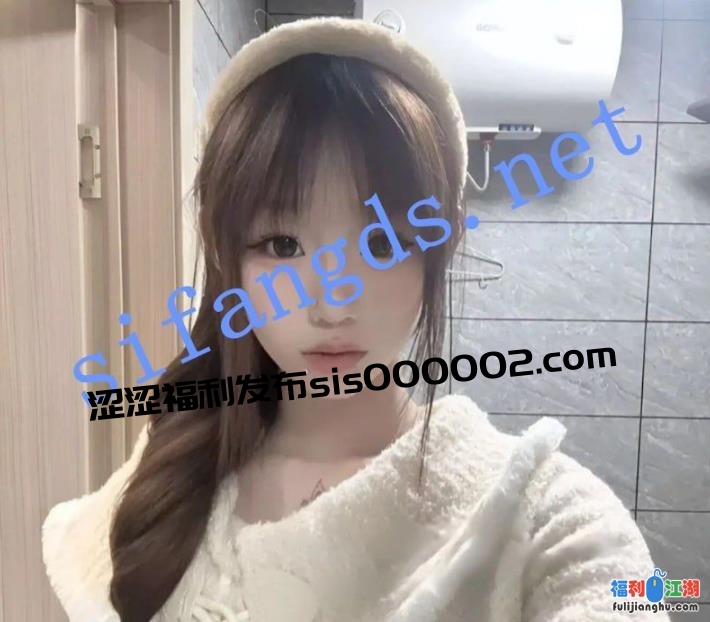 ✅抖音 小姜姜 气质精神小妹 露点 自慰 掰开B特写[某房原版]【142M】